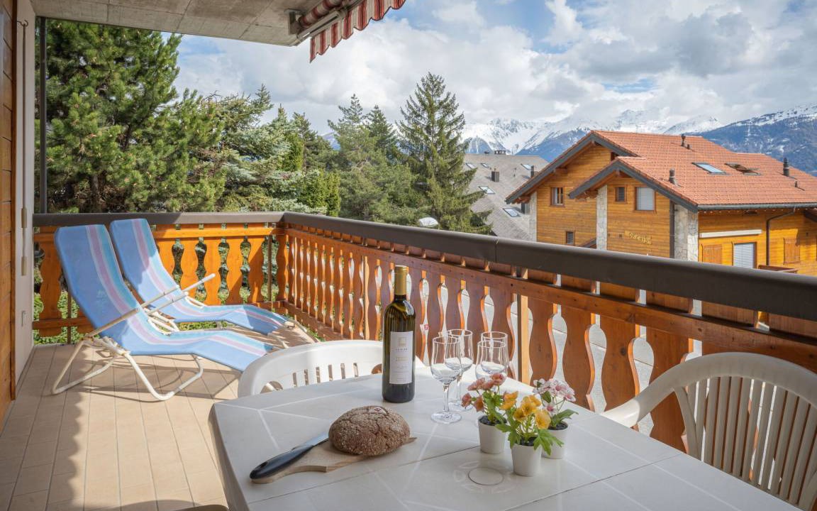Ovronnaz Apartment | 82 m² Apartment ∙ 2 bedrooms ∙ 5 guests
