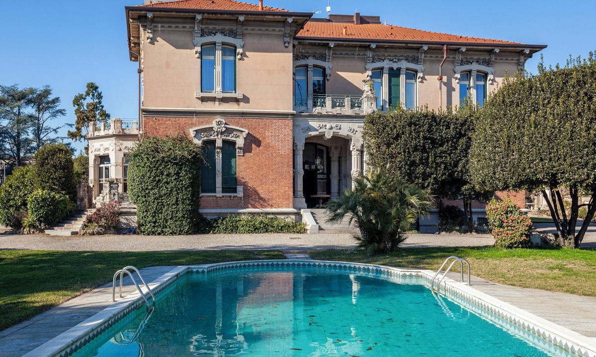 Parabiago Villa | A Fabulous Art Nouveau Villa on the Outskirts of Milan and Near the Rho Exhibition Center—Perfect for Relaxation or Business