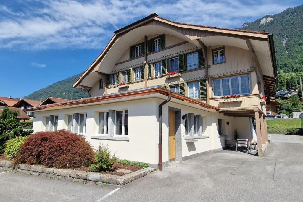 Ringgenberg Apartment | A Post, charming and newly renovated apartment in a historic 1851 house near Interlaken
