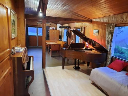 Brot-Dessous Ski Chalet | AirBee&Bee - Creux du Van