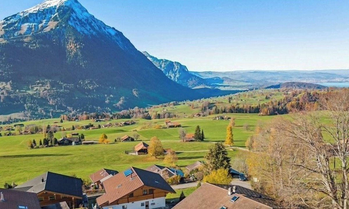 Reichenbach im Kandertal Apartment | Alpine Garden Retreat | Panoramic Mountain Views