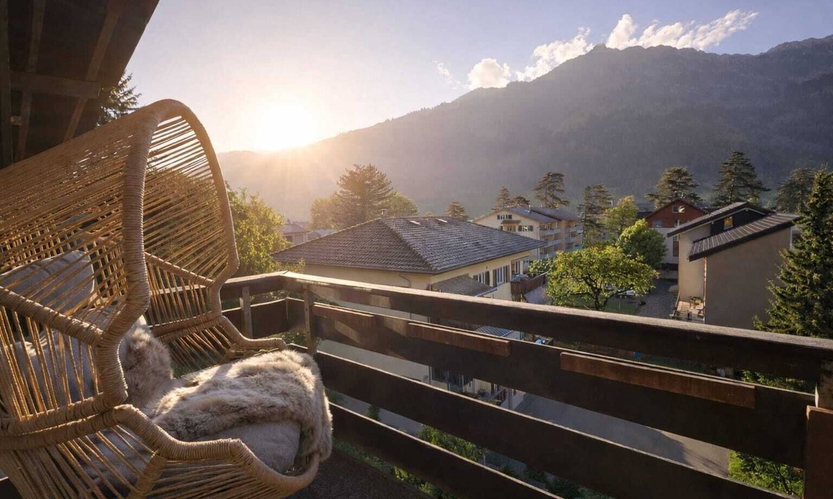 Frutigen Apartment | Alpine Loft · 2 Bath · Family Retreat · Balcony · Parking · PS5/Netflix/wifi