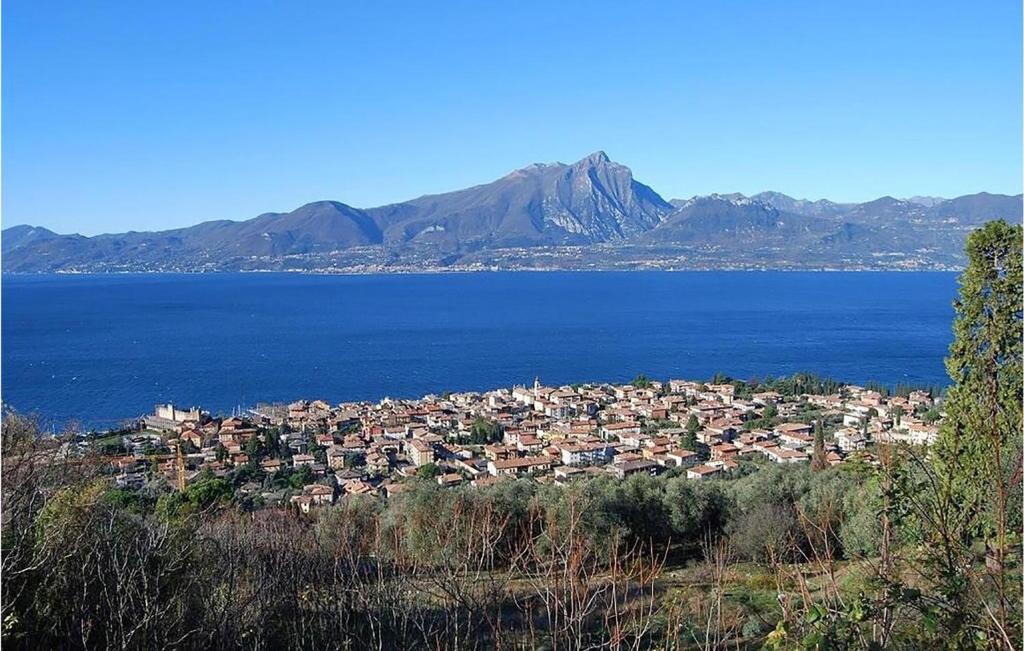 Torri del Benaco House | Amazing home in Torri del Benaco with 5 Bedrooms and WiFi