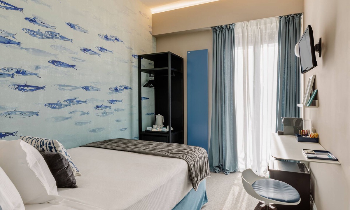 Rho House | Anjoy & Bleev Rooms | SARDINA | Queen French bed room