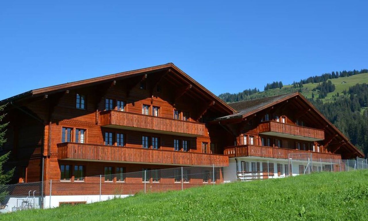 Schoenried Apartment | Anne (1. Stock) Appartement/Fewo, Dusche oder Bad, WC 12-Bettwohnung by Interhome
