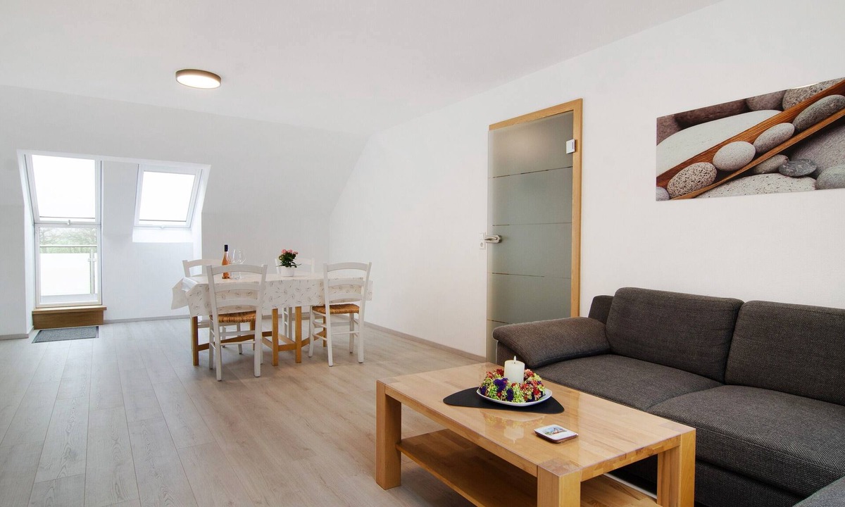 Lippertsreute Apartment | Apartment "Am Birnbaum" with Lovely Balcony and Wi-Fi