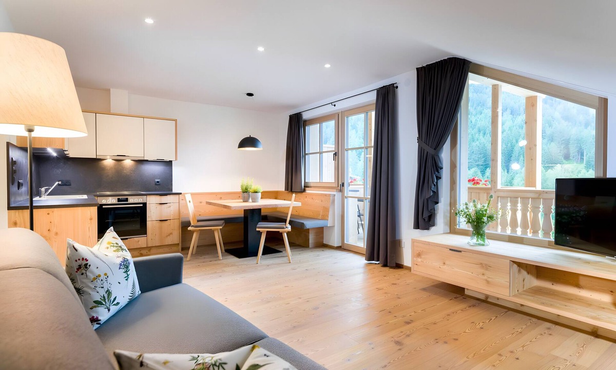 Valle San Silvestro Apartment | Apartment 'Altmessnerhof Alpenklee' with Mountain View, Shared Terrace and Wi-Fi