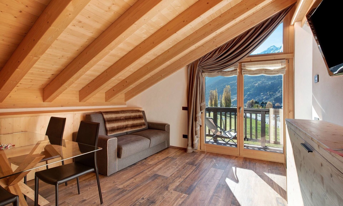 Bormio Apartment | Apartment "Baita Emilia e Daniele 13" with Mountain View, Balconies and Wi-Fi