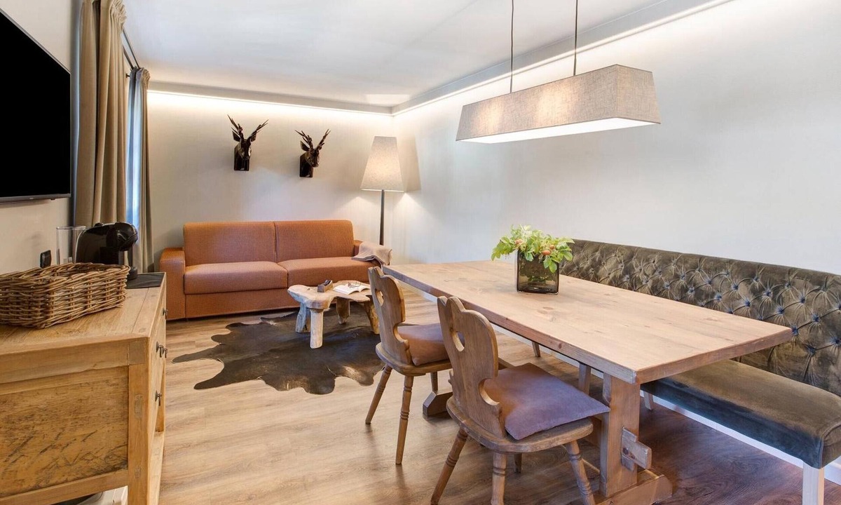 Teola Ski Chalet | Apartment 'Chalet Sonne Superior' with Mountain View, Shared Garden and Wi-Fi