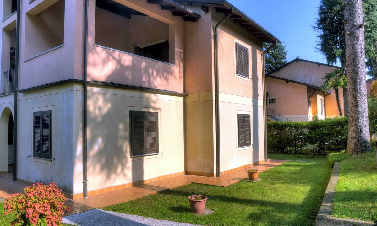 Carciano Apartment | Apartment in Residence - Green Paradise - WIFI - Covered Terrace - Garage