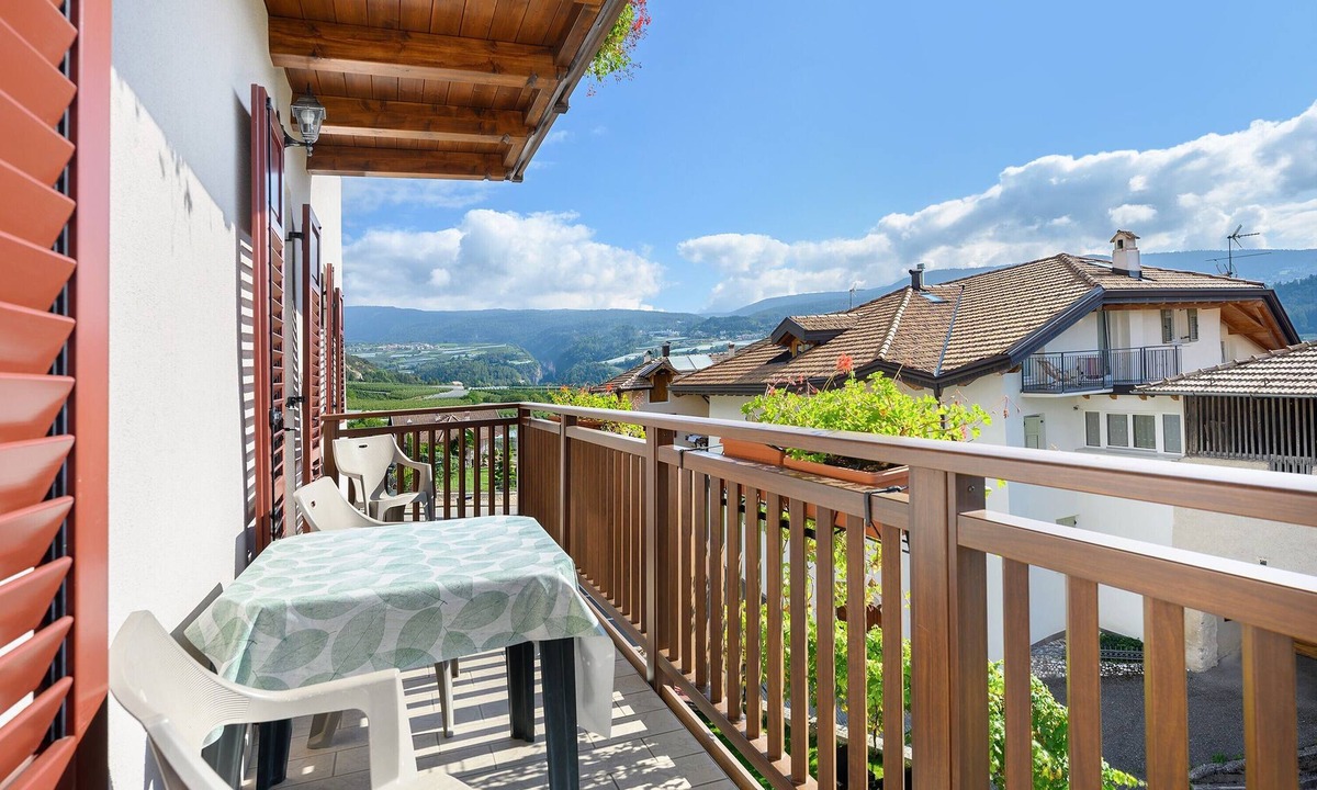Brez Apartment | Apartment 'Melissa' with Mountain View, Shared Garden and Wi-Fi