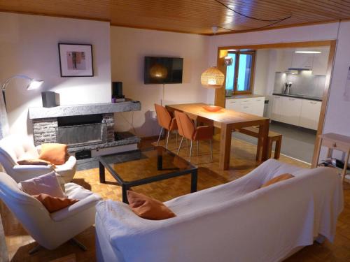 Chermignon-d'en Haut Apartment | Apartment Résidence Maze B 10 by Interhome