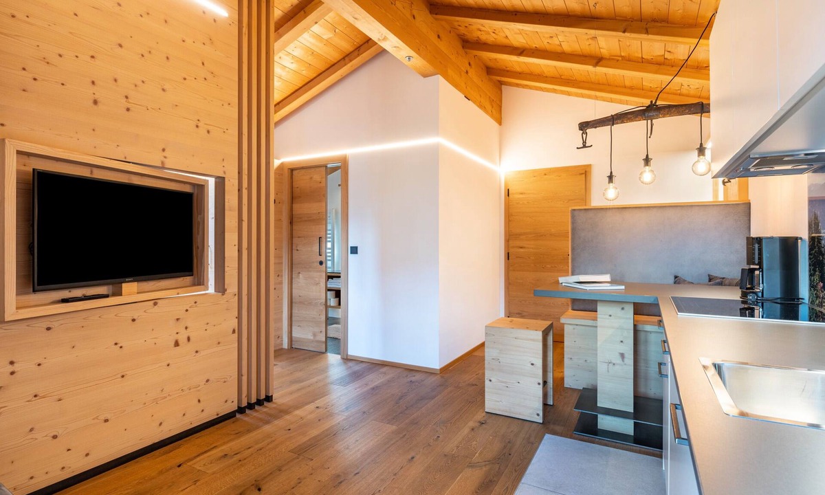 Lajen Apartment | Apartment "Schreiberhof Charme" with Mountain View, Shared Garden & Wi-Fi