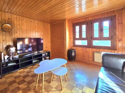Saint-Martin Apartment | Apartment Typische Wohnung Le Ver Luisant- Val d'Hérens by Interhome