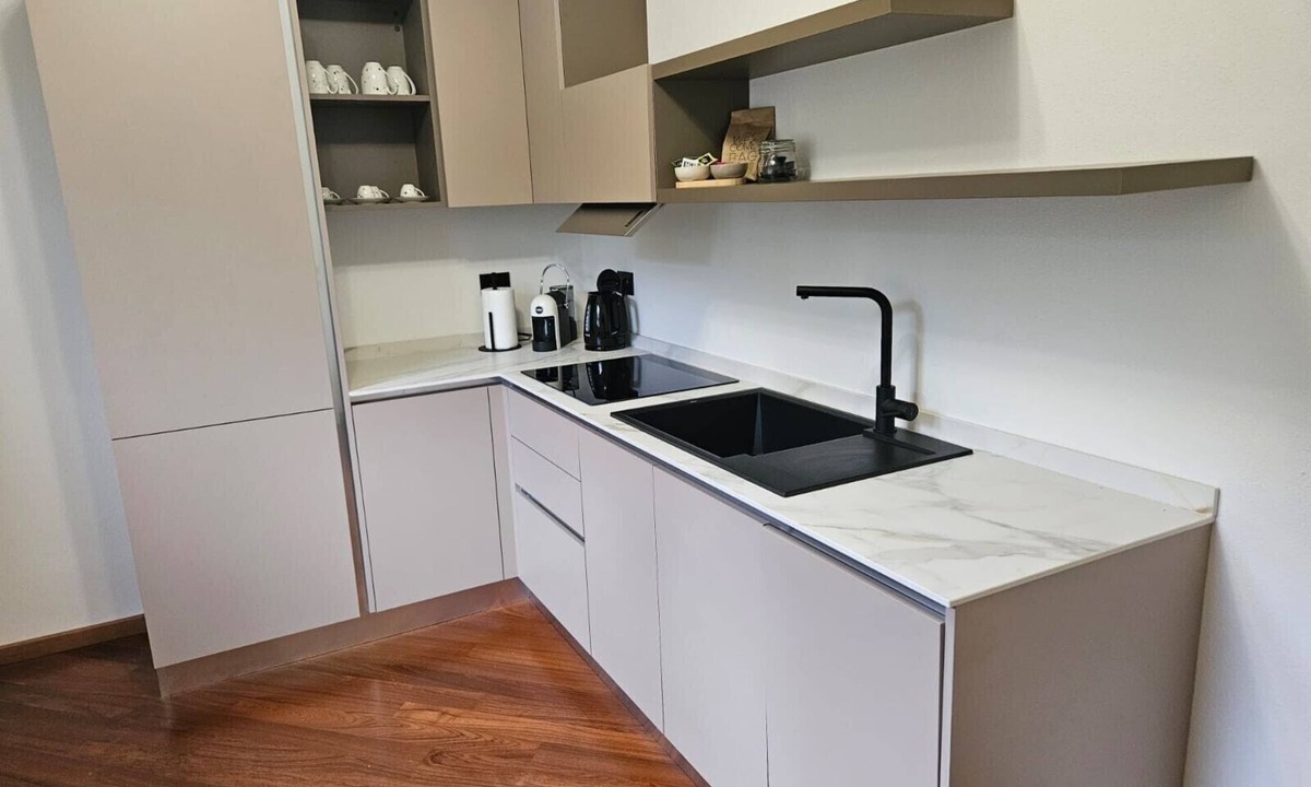 Postalesio Apartment | Apartment 'Zaffiro Suite' with Mountain View, Wi-Fi and Air Conditioning