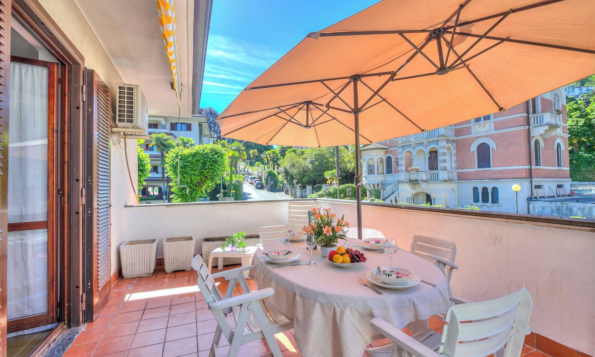 Stresa Apartment | Appartamento Gaya 2BR with Terrace, Stresa, Italy