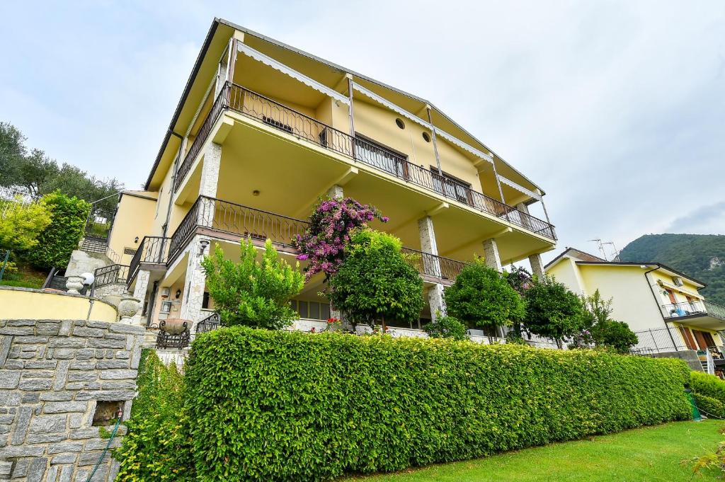 Roe Bed & Breakfast | B&B LE TERRAZZE SU SALÒ