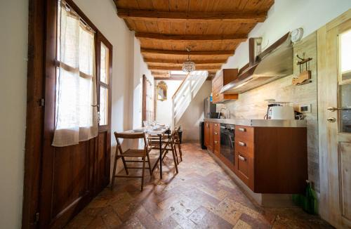 Monguzzo House | Barn & Bloom appartamento rustico del 1800