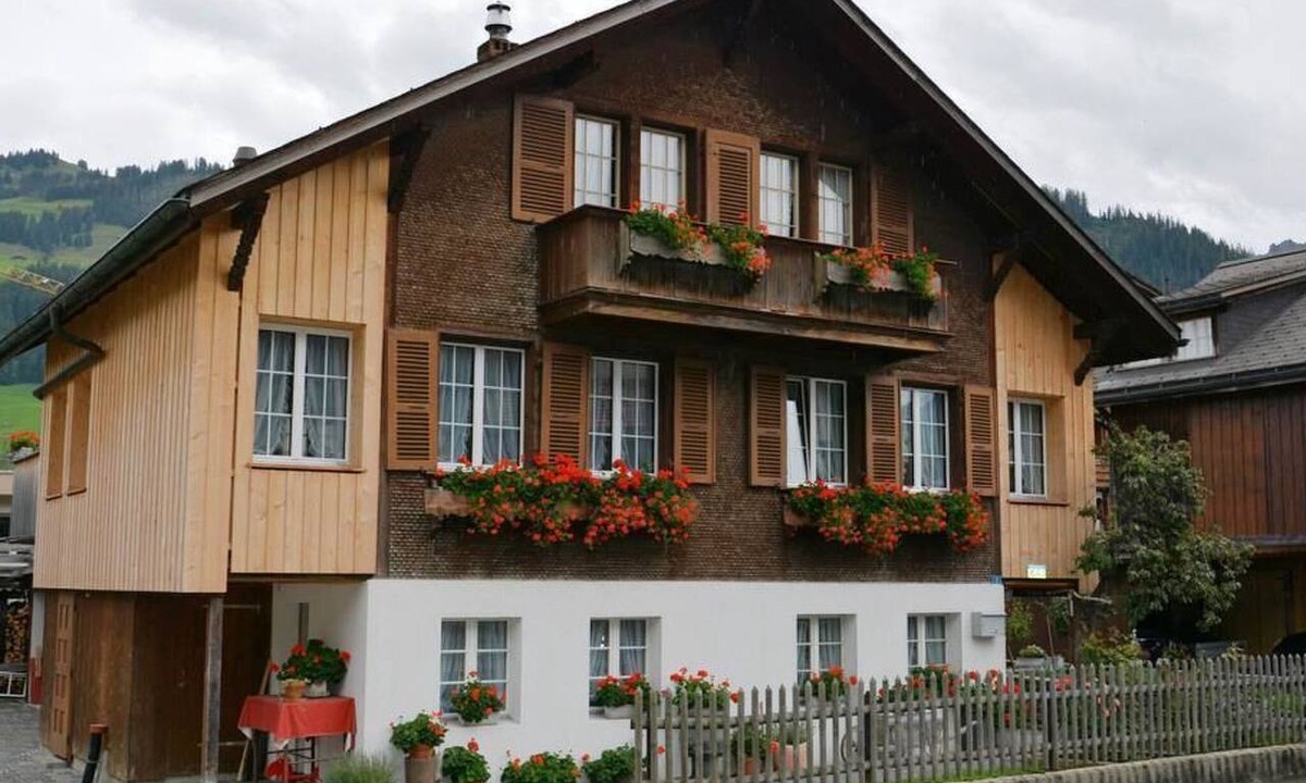 Zweisimmen Apartment | Beatrice Appartement/Fewo, Dusche oder Bad, WC 3-Bettwohnung by Interhome