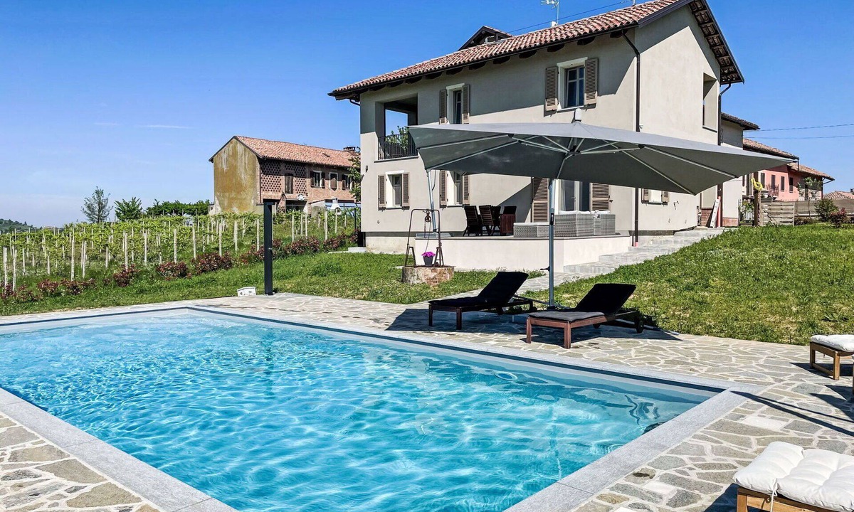 Costigliole d'Asti Apartment | Beautiful apartment for 2 guests with A/C, pool, WIFI, TV and patio
