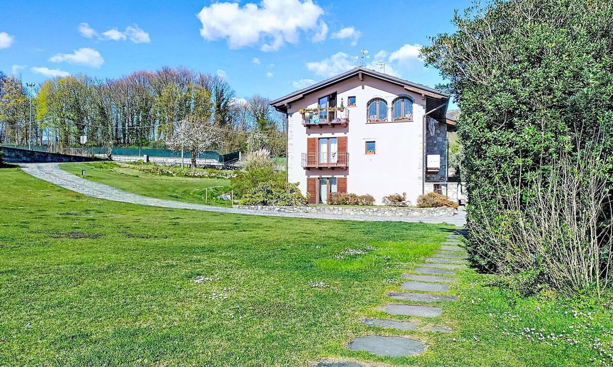 Caldana Apartment | Beautiful apartment for 4 people with WIFI, pool, TV and pets allowed