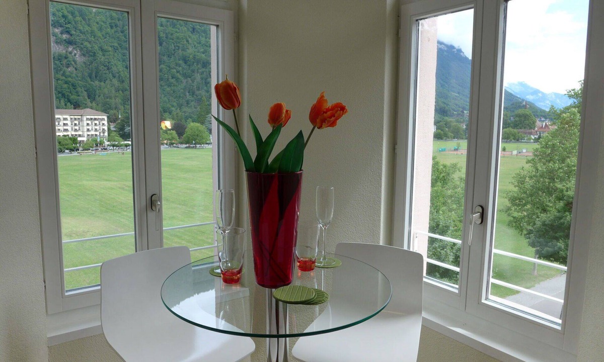 Central Interlaken Apartment | Beautiful apartment for 4 guests with WIFI, TV, balcony and panoramic view