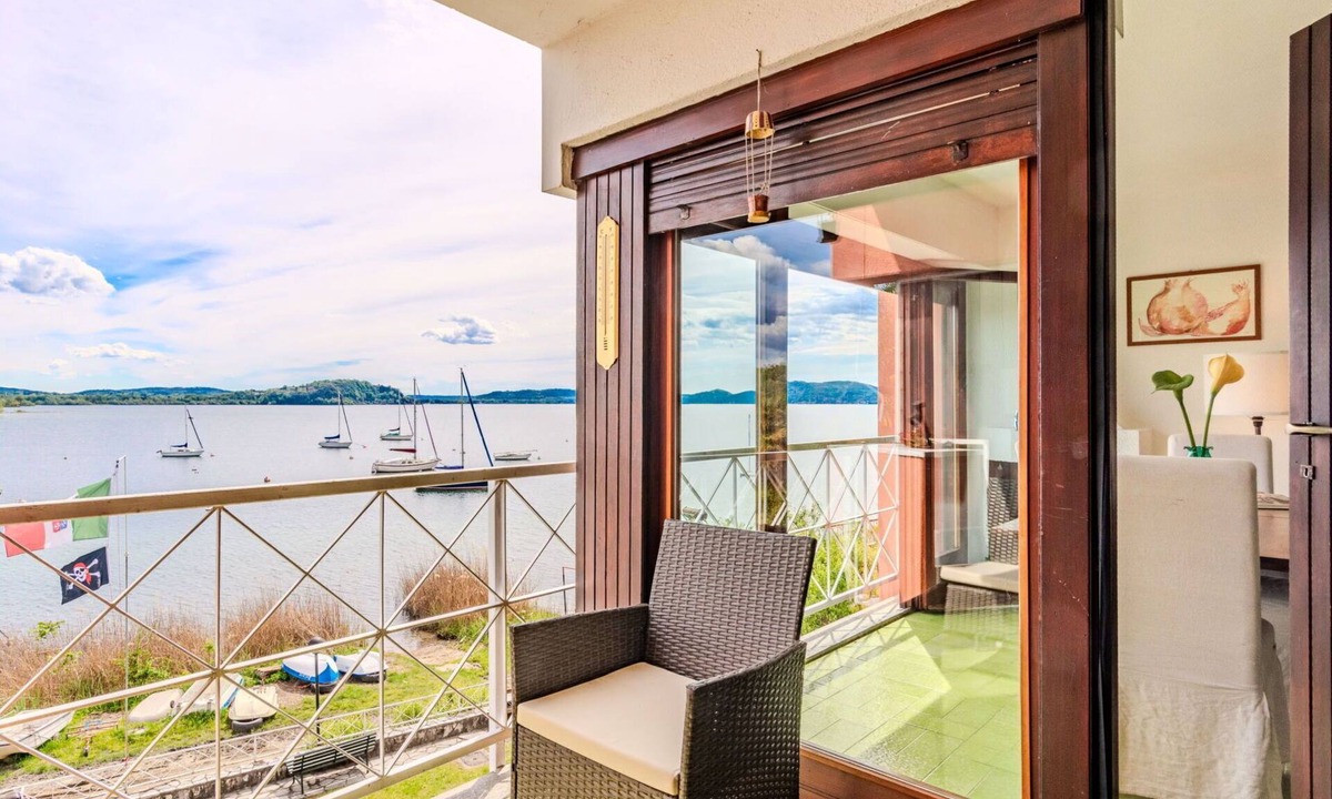 Monvalle Apartment | Beautiful apartment for 5 people with pool, WIFI, TV, balcony and pets allowed