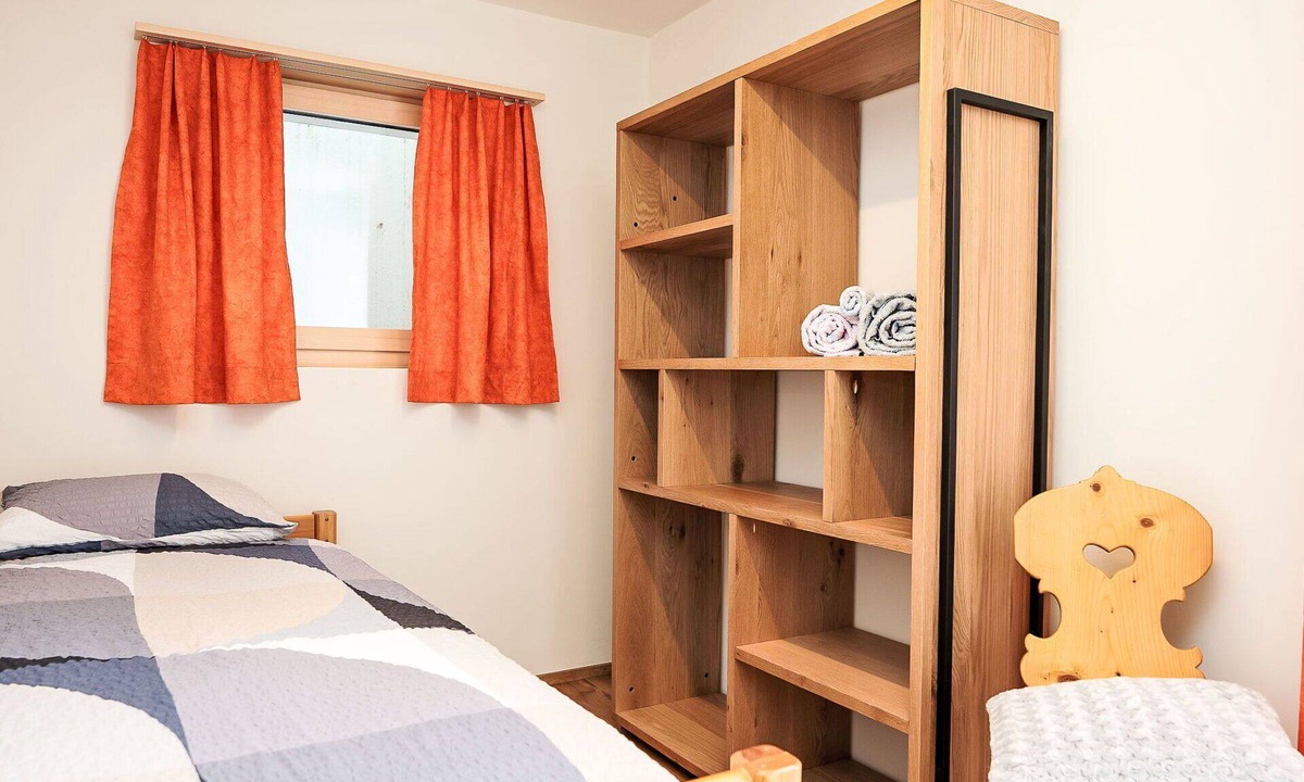 Samedan Apartment | Beautiful apartment for 4 guests with WIFI and TV