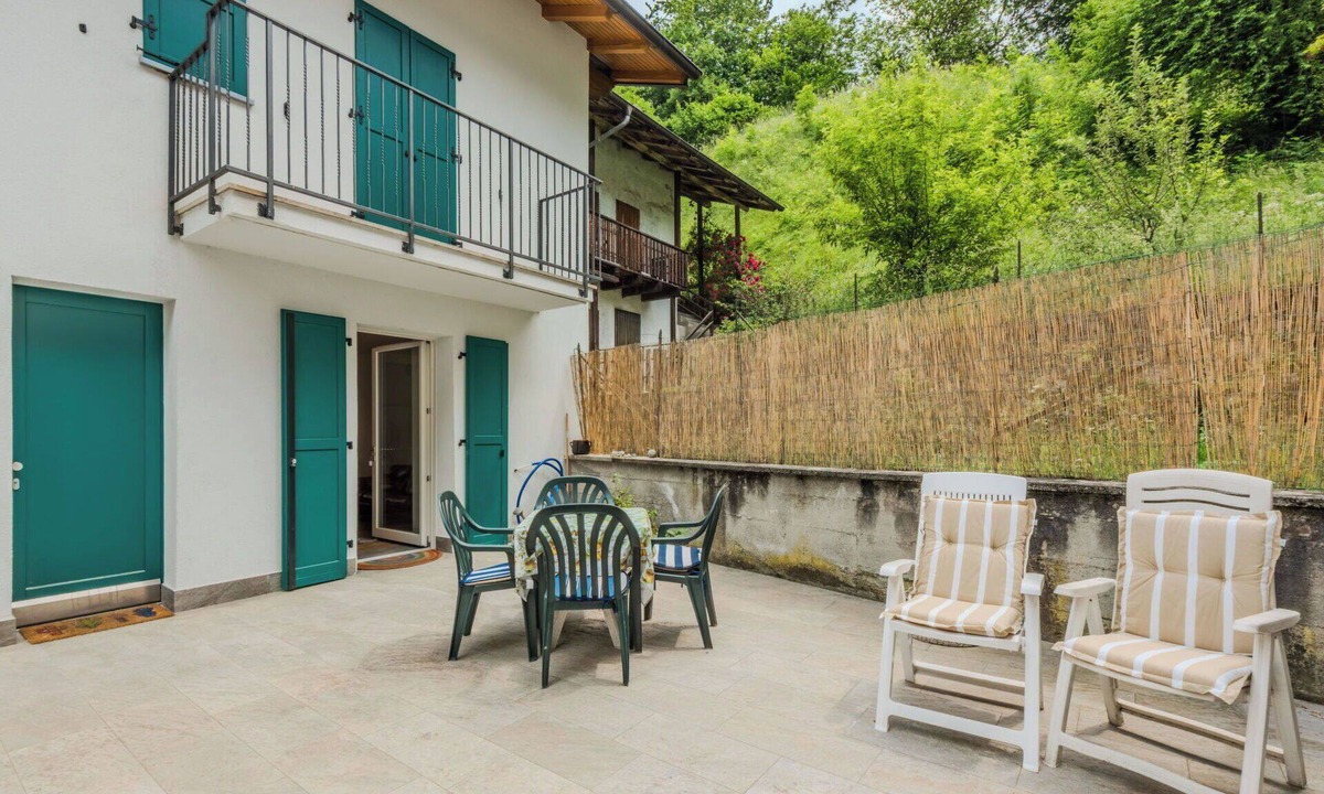 Ragoli Apartment | Beautiful apartment for 4 people with WIFI, TV, patio and pets allowed
