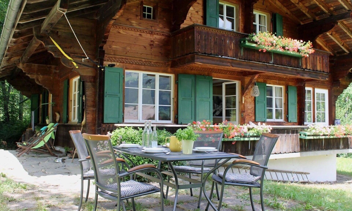 Lenk Apartment | Beautiful apartment for 7 people with WIFI, TV and balcony