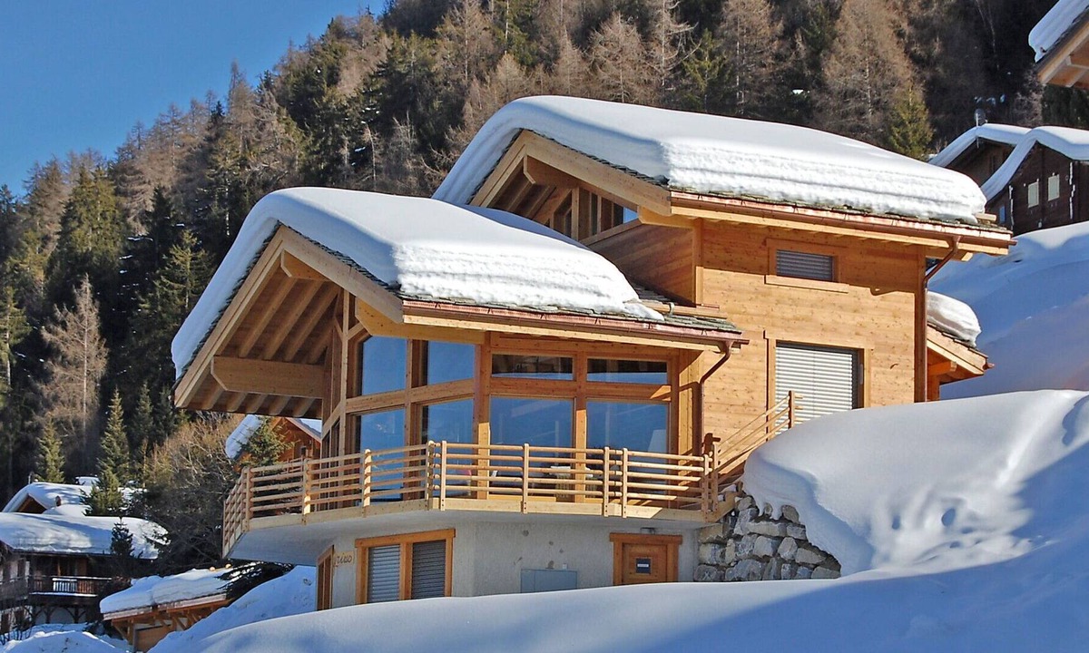 Nendaz House | Beautiful private villa for 10 guests with WIFI, TV, terrace and parking