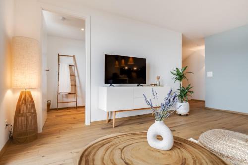 Leissigen Apartment | Bijou Lake Side Sauna - Panorama-Terrasse, Sauna und Seeblick