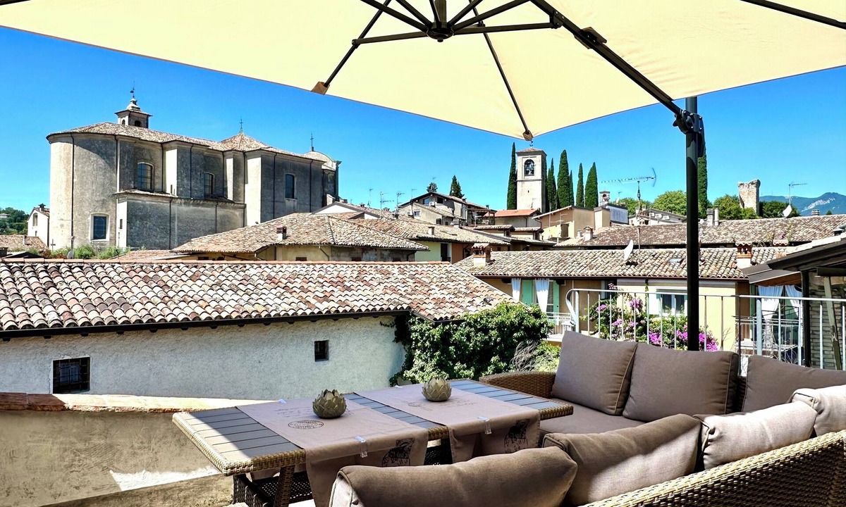 San Felice del Benaco Apartment | Borgo dei Sogni - Luxury Loft at Lake Garda