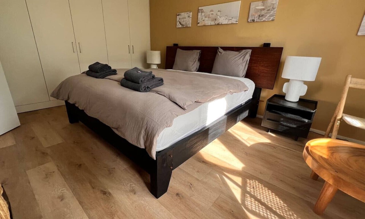 Oerlikon Apartment | Bright Apartment in Oerlikon-Zurich (102-16)