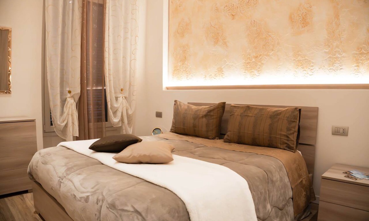 Borgo San Leonardo House | Carrara Deluxe Home. An elegant apartment with a modern rustic charm. Bergamo.