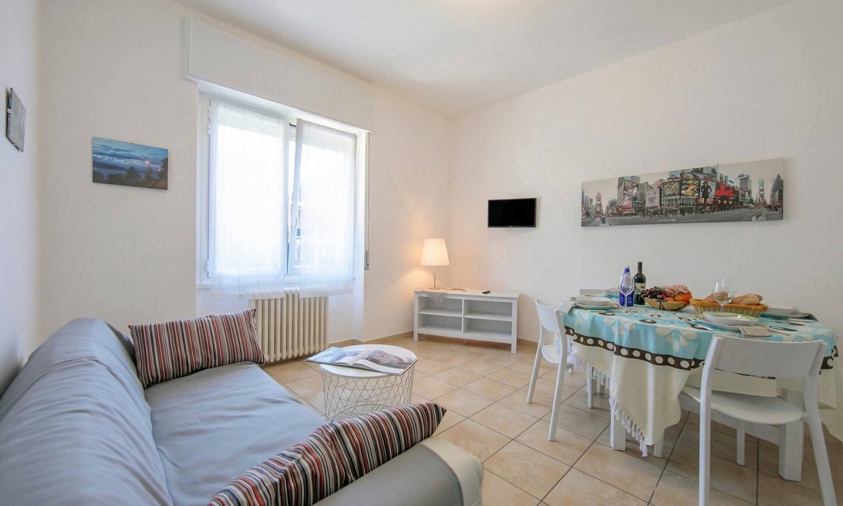 Ispra Apartment | Casa Al Caprifoglio - Ispra Apartment 600m From Beach, Ispra, Italy