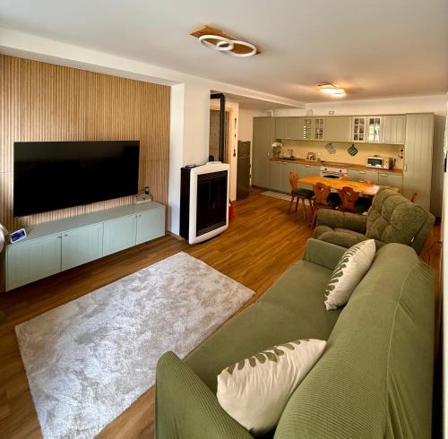Piazzatorre Apartment | Casa di Pu - Appartamento con giardino privato a Piazzatorre