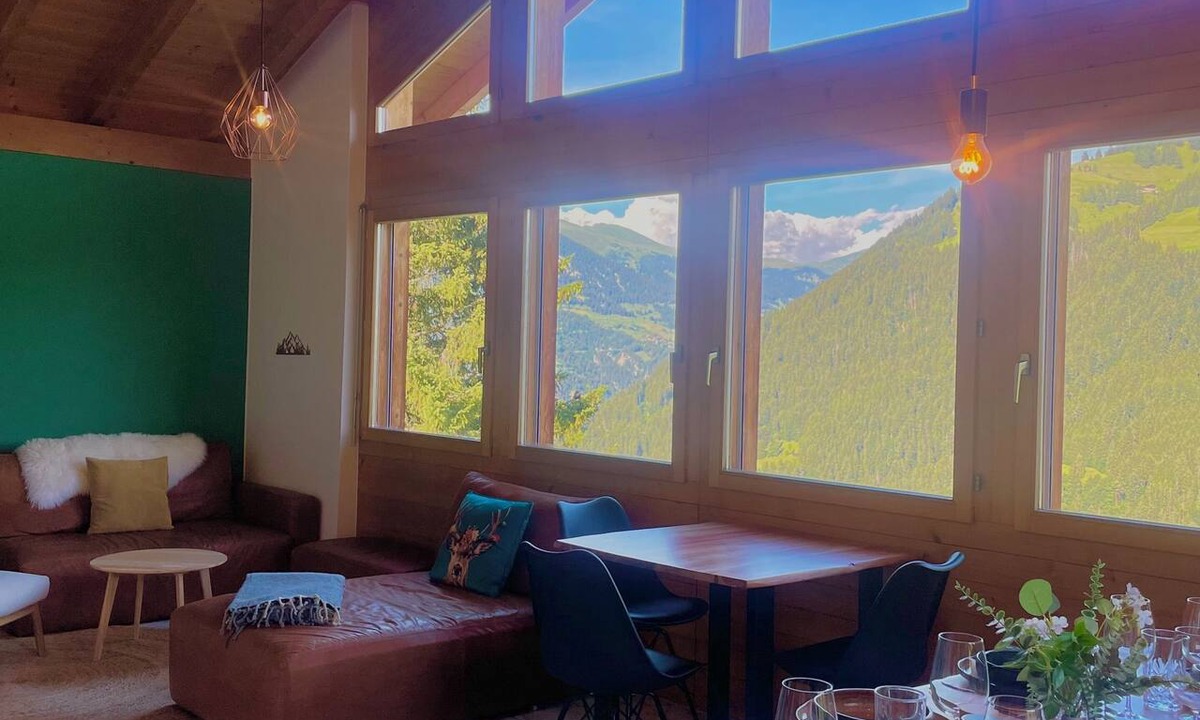 Malix Ski Chalet | CASA FORTUNA | Entire 3-Story Mountain House with Garden & Panoramic View
