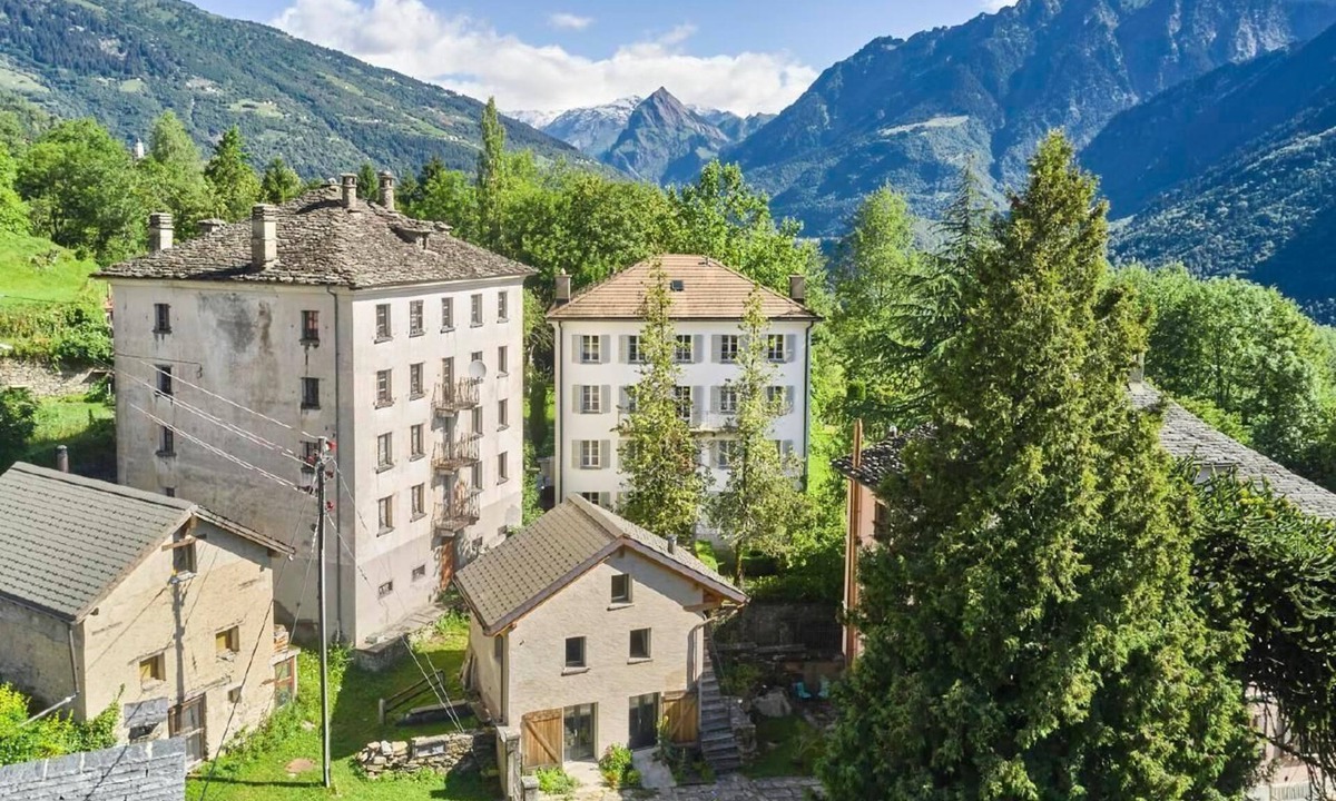 Acquarossa House | Casa Grande - Foundation Holidays in a listed building