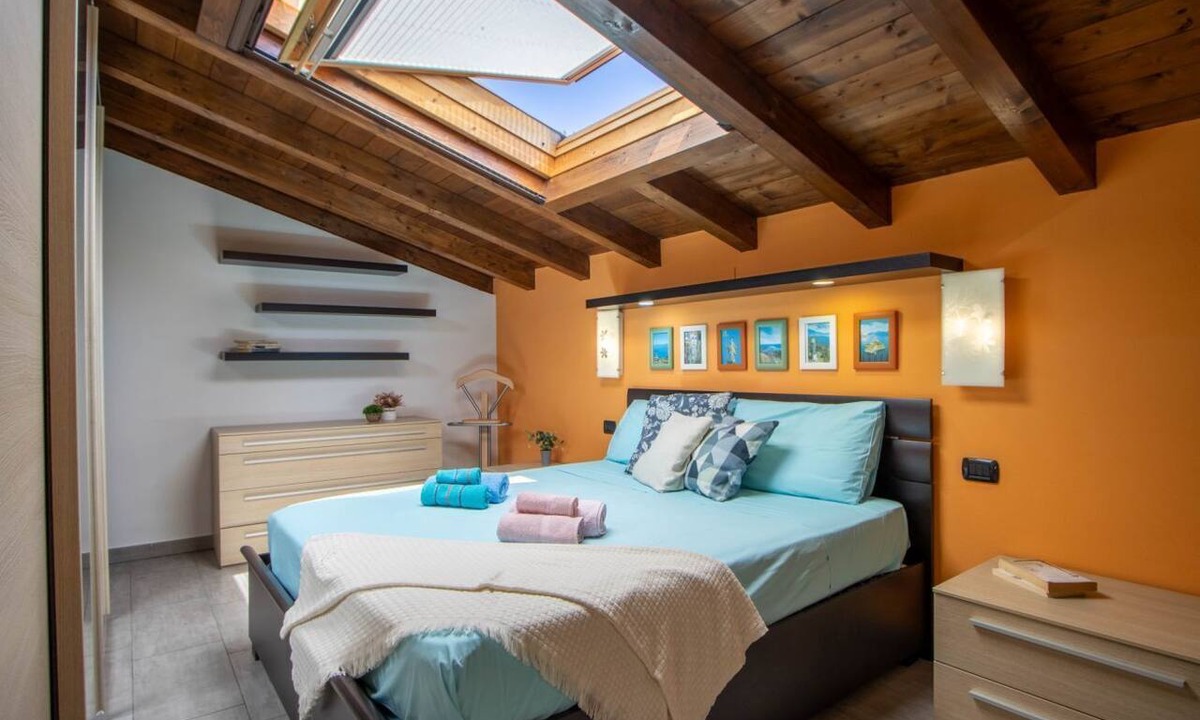 Dormelletto Apartment | Casa Jasmine, House with Garden - Lake Maggiore