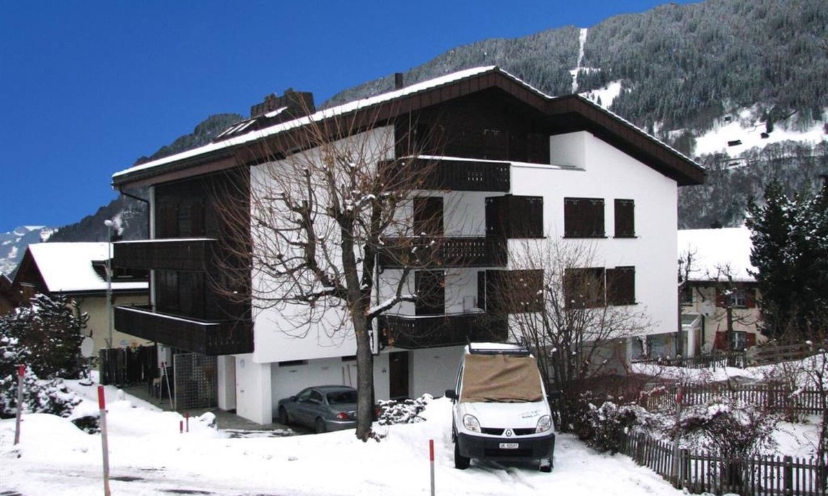 Klosters Dorf Apartment | Casa Tscheba 3 Appartement/Fewo, Dusche oder Bad, WC 3½-Zimmerwohnung by Interhome