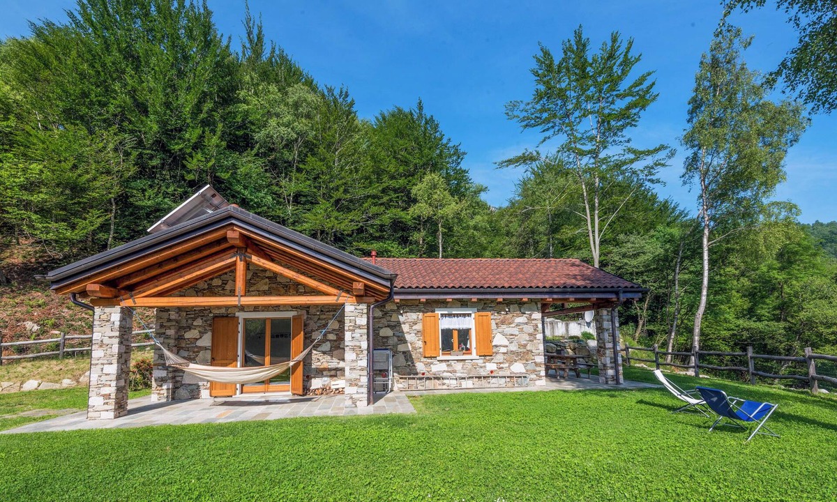 Mottarone House | Casetta del Rio by Lago Reisen
