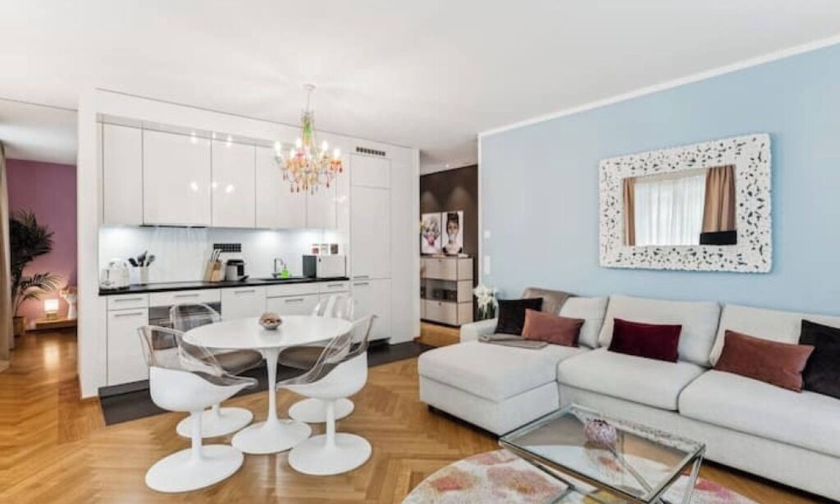 Center Apartment | Central | Prime Location | Air Conditioning | Free Parking