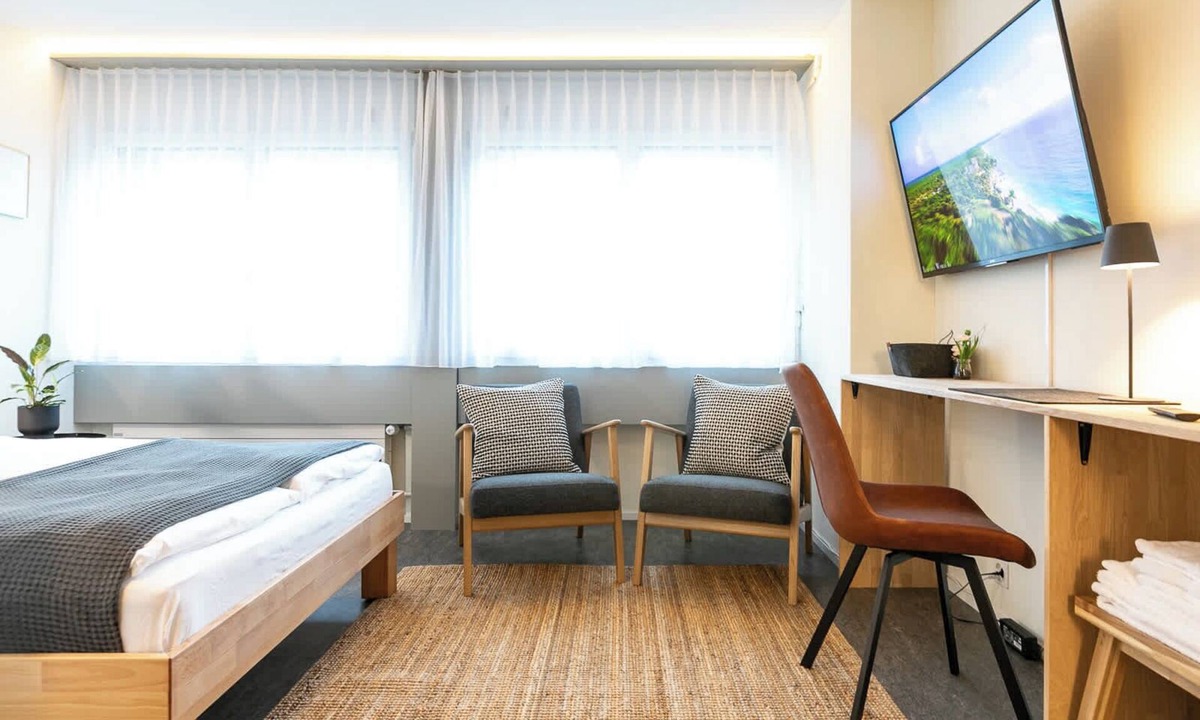 St. Gallen Apartment | Central St. Gallen Studio (green): Fast WiFi & kitchen for shared use