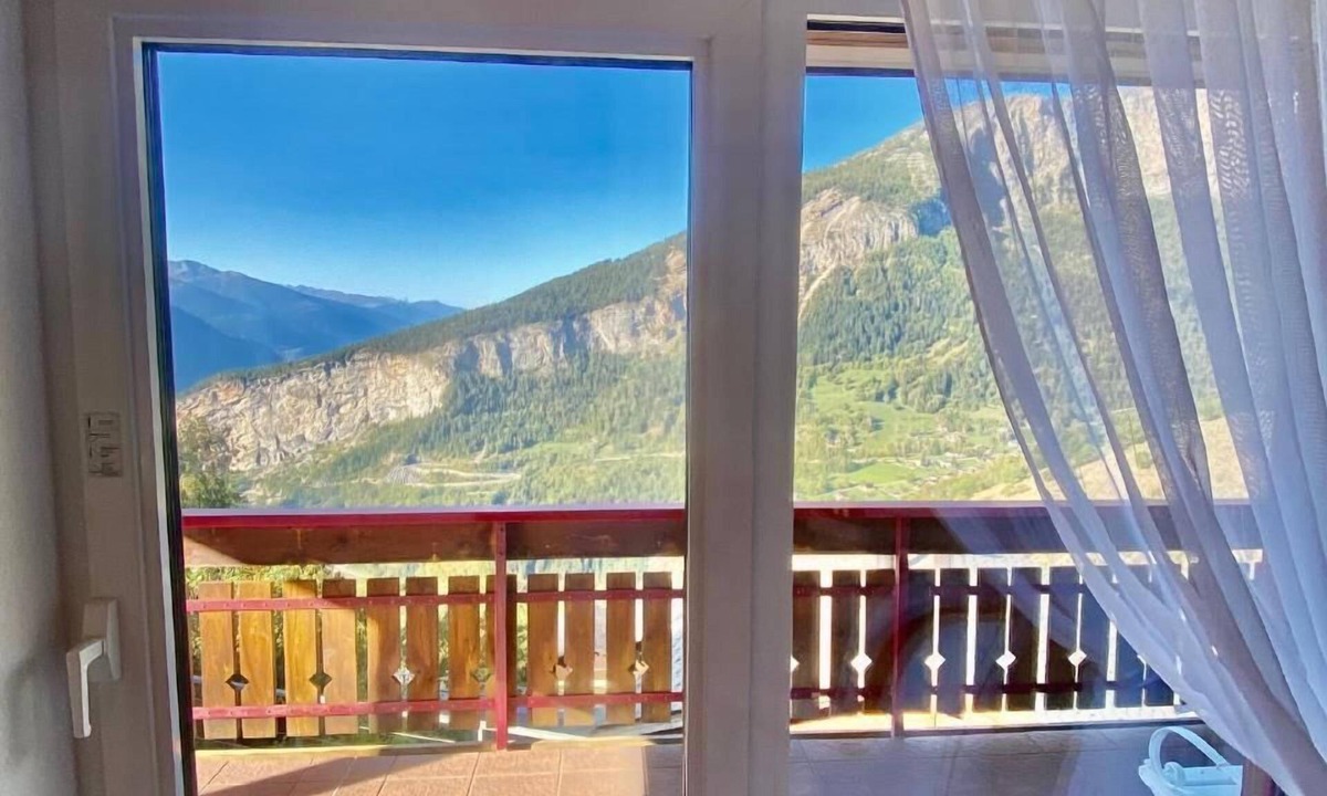 Albinen Ski Chalet | Chalet Kristall with breathtaking mountain views