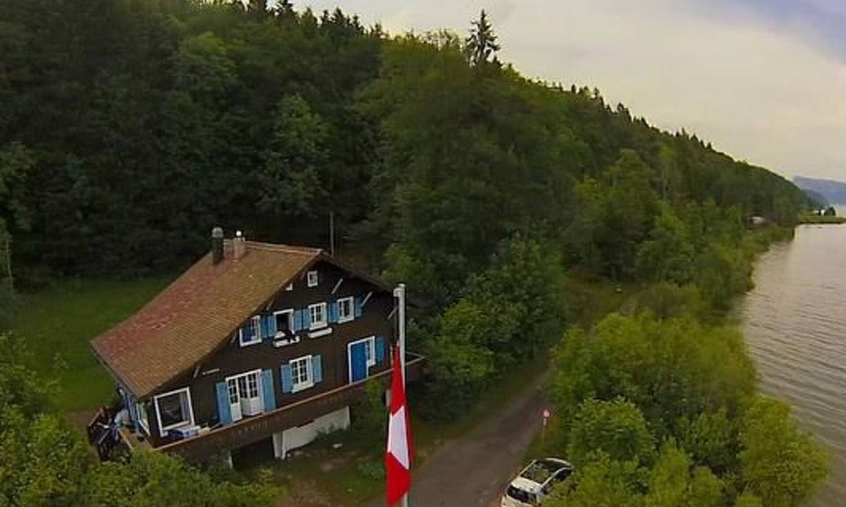 Les Bioux House | Chalet Le Clapotis by Interhome