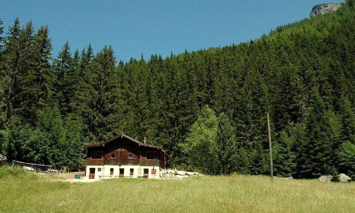 Pralong House | Chalet Les Dix Sens by Interhome