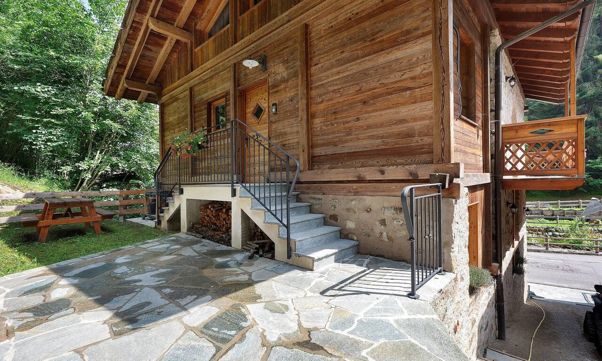Rabbi Ski Chalet | Chalet 'Maso Rubino' with Mountain View, Balcony and Wi-Fi