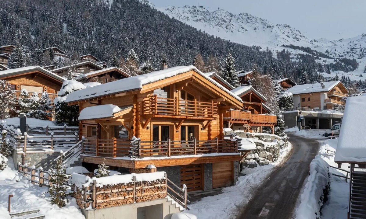 Verbier Ski Chalet | CHALET VALEN - Two Bedroom Chalet, Sleeps 4