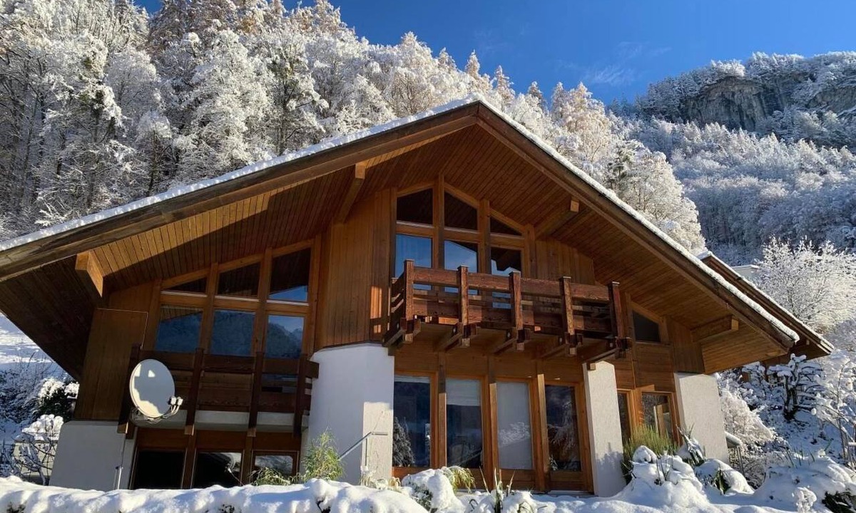 Meiringen House | Chalet Wetterhorn by Interhome